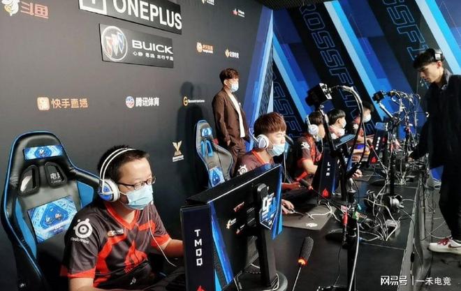 其中不乏豪 其中不乏豪