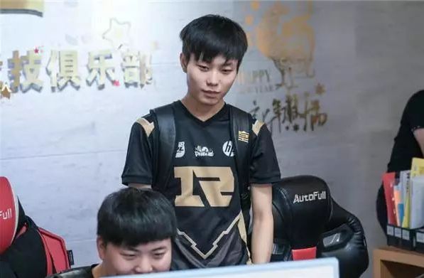 接受采访时 接受采访时